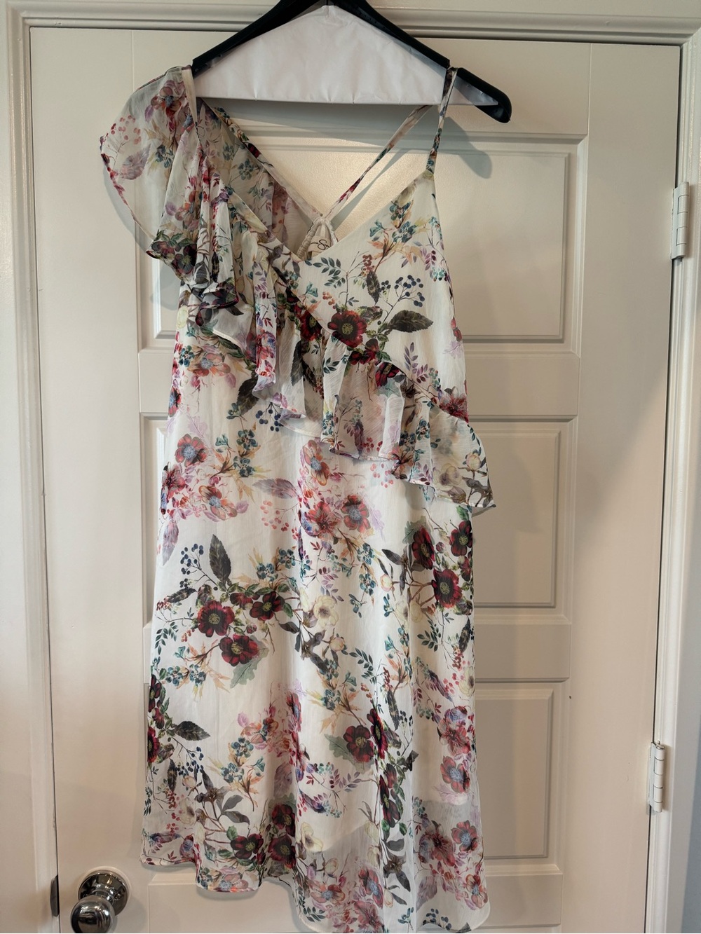 Multiple maternity dresses. All size large.
